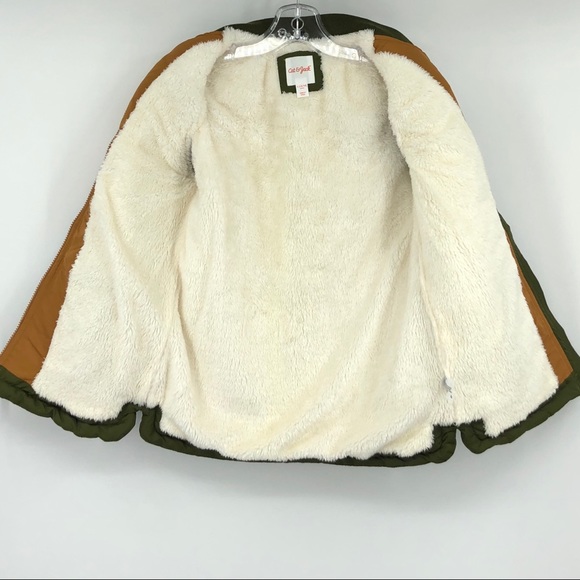 Cat & Jack cozy vest with faux fur lining - Picture 3 of 8